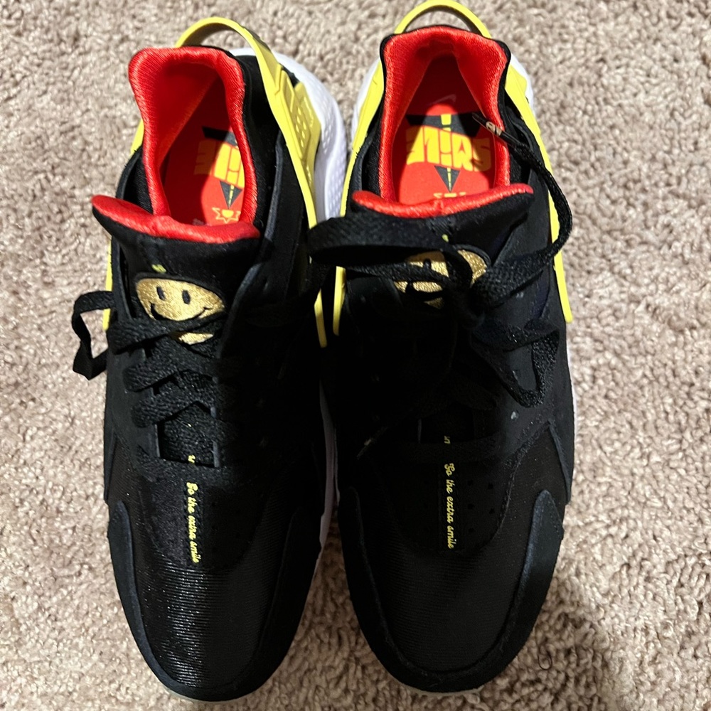 Nike huranche  size 8 in women